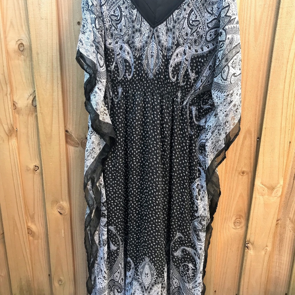 Elegant Maxi Dress- Size 1X- New without Tags